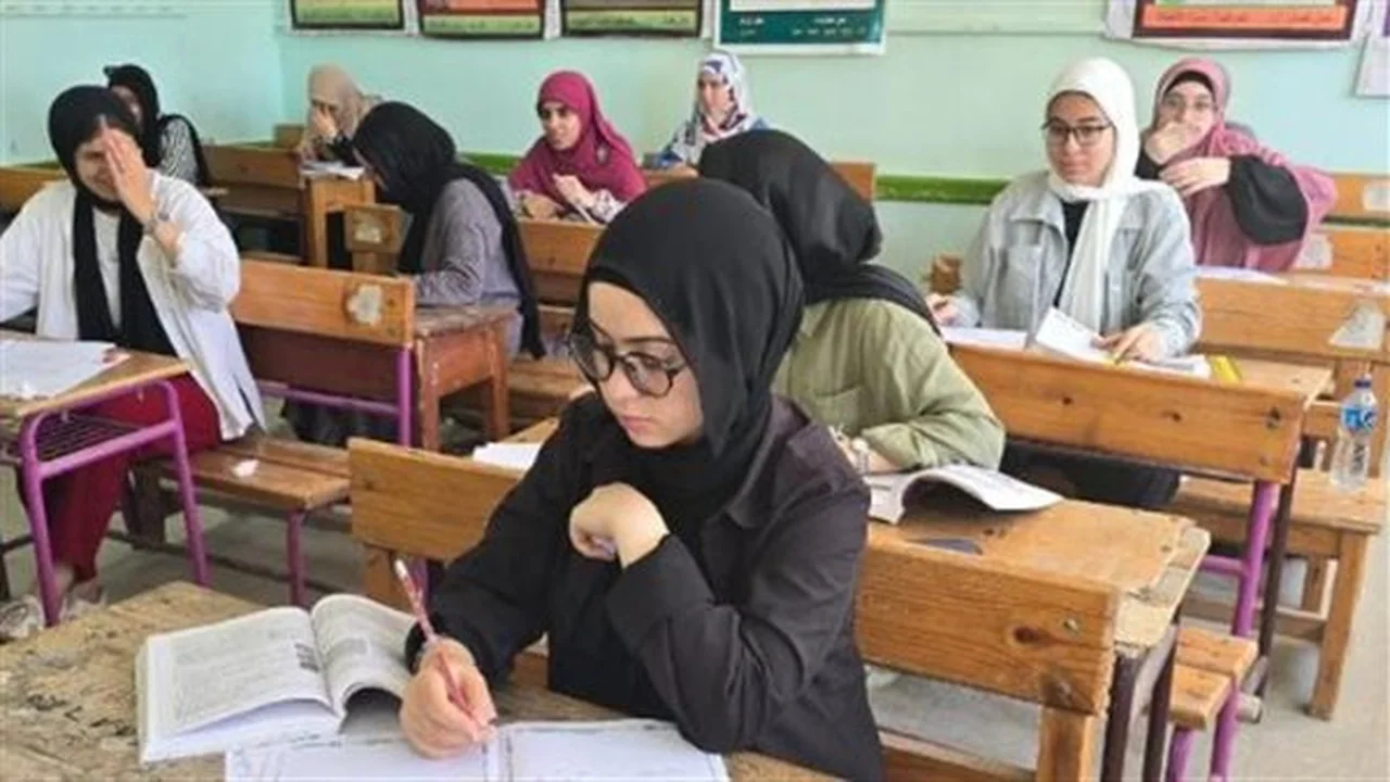 نتيجة الثانوية العامة: التعليم تؤكد انتظار الإعلان الرسمي قريباً